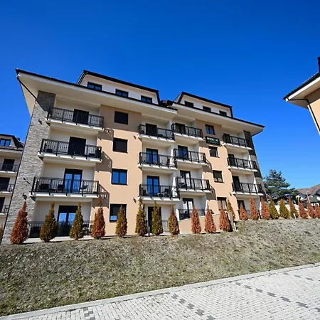 Black Diamond Apartment *